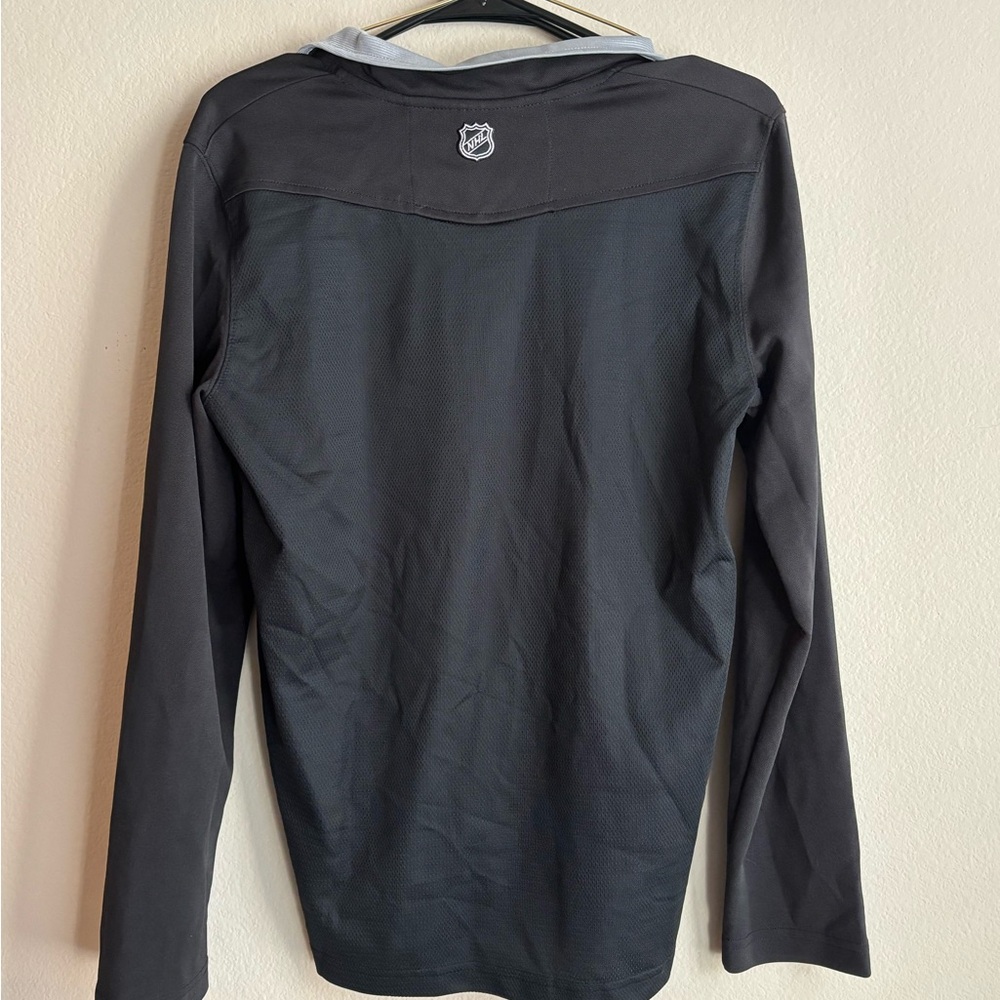 Reebok NHL Center Ice Philadelphia Flyers 1/4 Zip Pullover – (Youth Large) - Picture 6 of 7